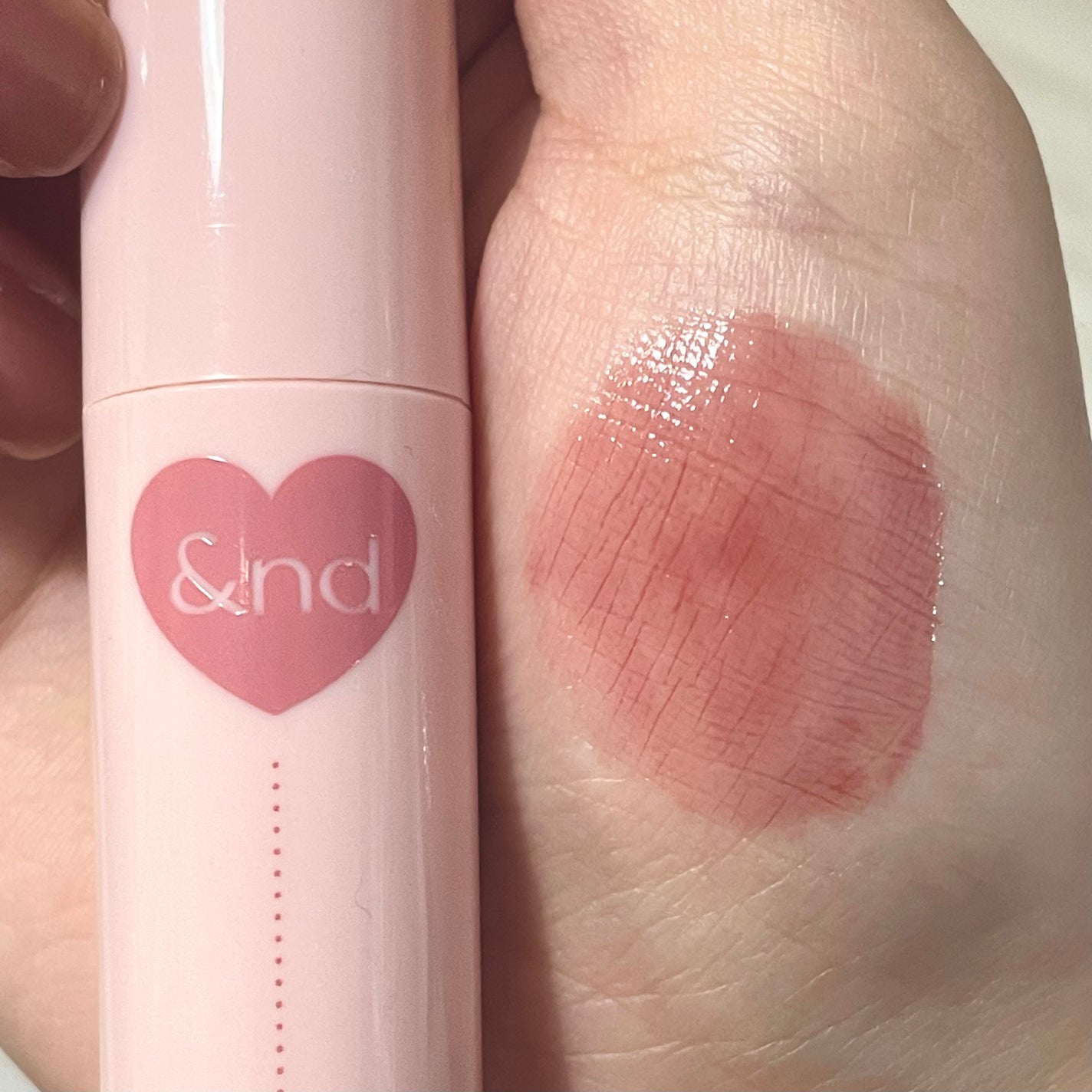 アンドバイロムアンド グラッシーボムティント/&nd by rom&nd/リップティントを使ったクチコミ(4枚目)