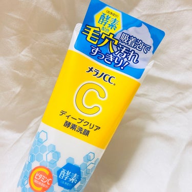 メラノCCディープクリア酵素洗顔いただきました🙇‍♀️

🍊香り
手に出すと柑橘系の香りがふわっとしますが、後に残るほどキツくないです！

🙌触った感じ
出した時はちょっと硬めのテクスチャーかな？と思い