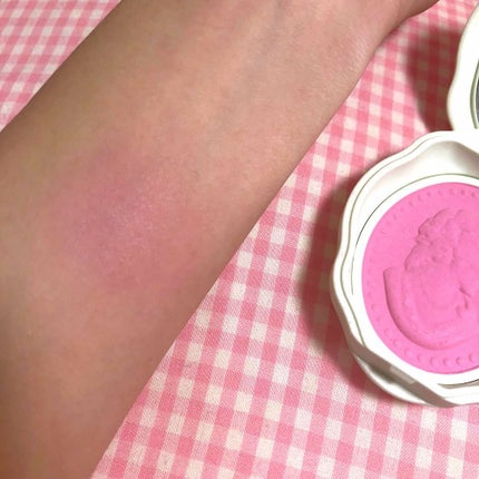 プレスト チークカラー/レ・メルヴェイユーズ ラデュレ/パウダーチークを使ったクチコミ(3枚目)