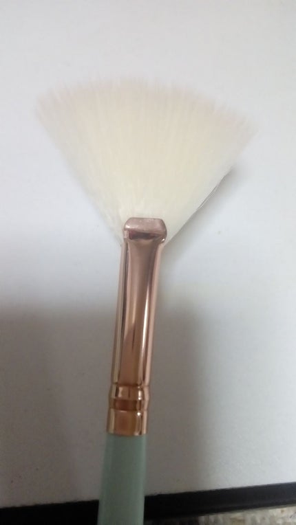 ホログラムアイシャドウ/ドド/単色アイシャドウを使ったクチコミ(3枚目)