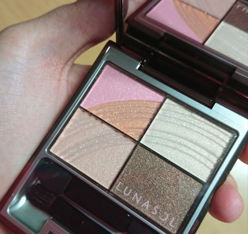 カラフルスカイアイズ/LUNASOL/アイシャドウパレットを使ったクチコミ（2枚目）