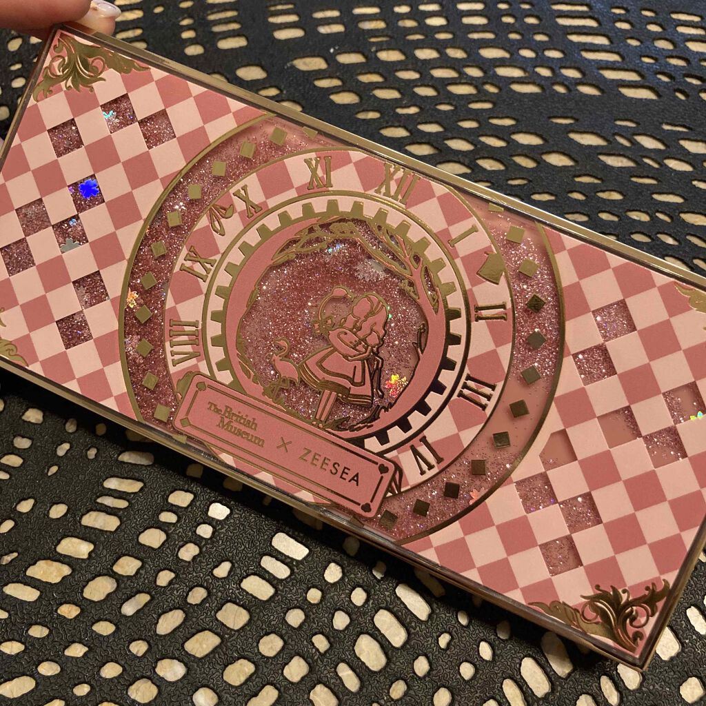 アリスドリームランドシリーズ 12色アイシャドウパレット(ZEESEA×大英博物館)/ZEESEA/アイシャドウパレットを使ったクチコミ(2枚目)