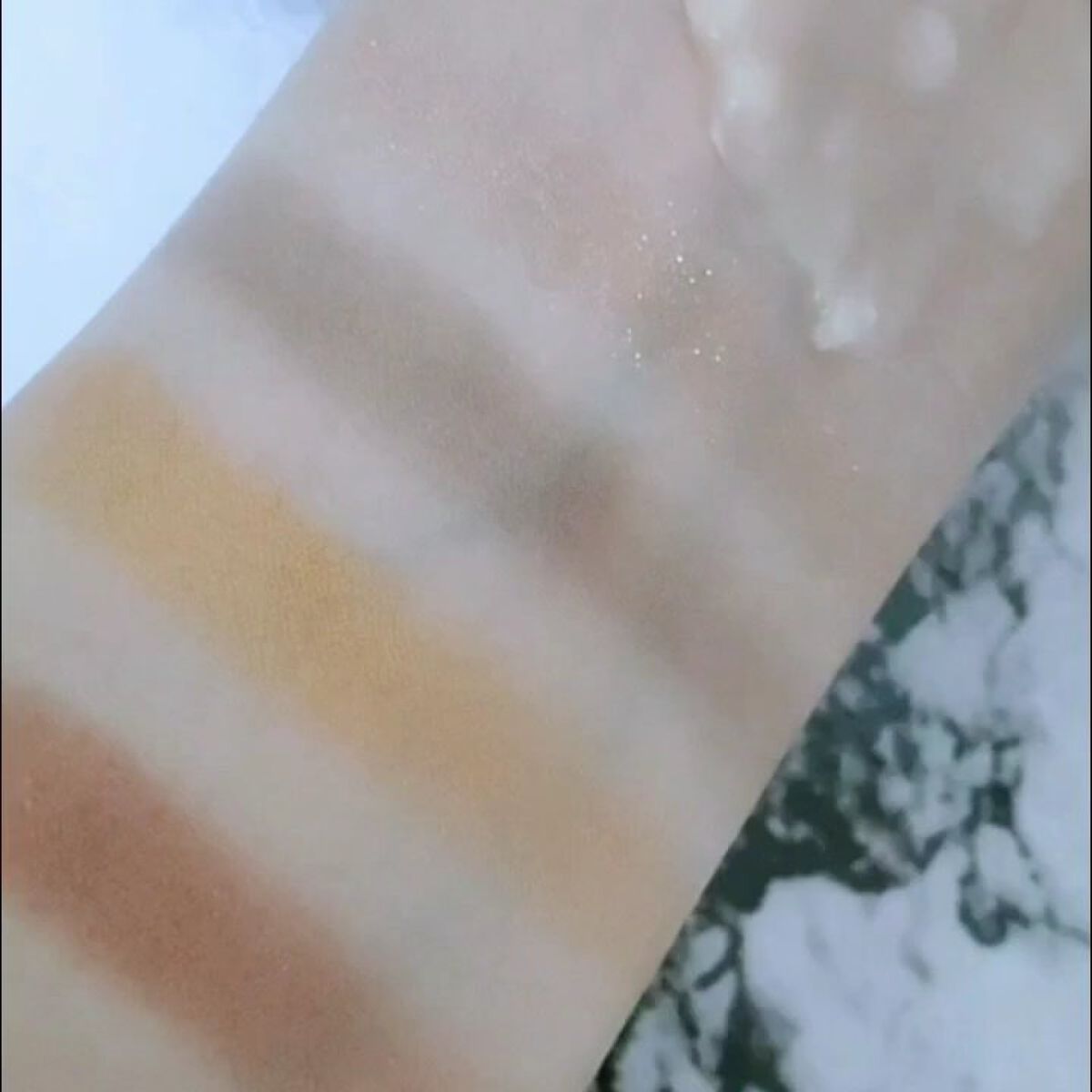 Hitomi on LIPS 「マヌカハニーの力でメイクもスッキリ🍯🐝⋆゜..山田養蜂場マヌカ..」(3枚目)