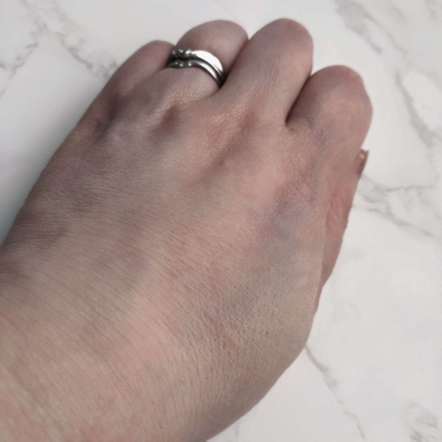 セカンドスキンエアリーパウダー/hince/プレストパウダーを使ったクチコミ(4枚目)