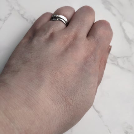 セカンドスキンエアリーパウダー/hince/プレストパウダーを使ったクチコミ(4枚目)