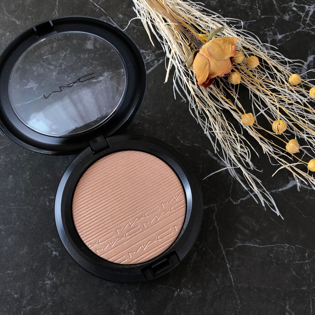 エクストラ ディメンション スキンフィニッシュ/M・A・C/プレストパウダーを使ったクチコミ(2枚目)