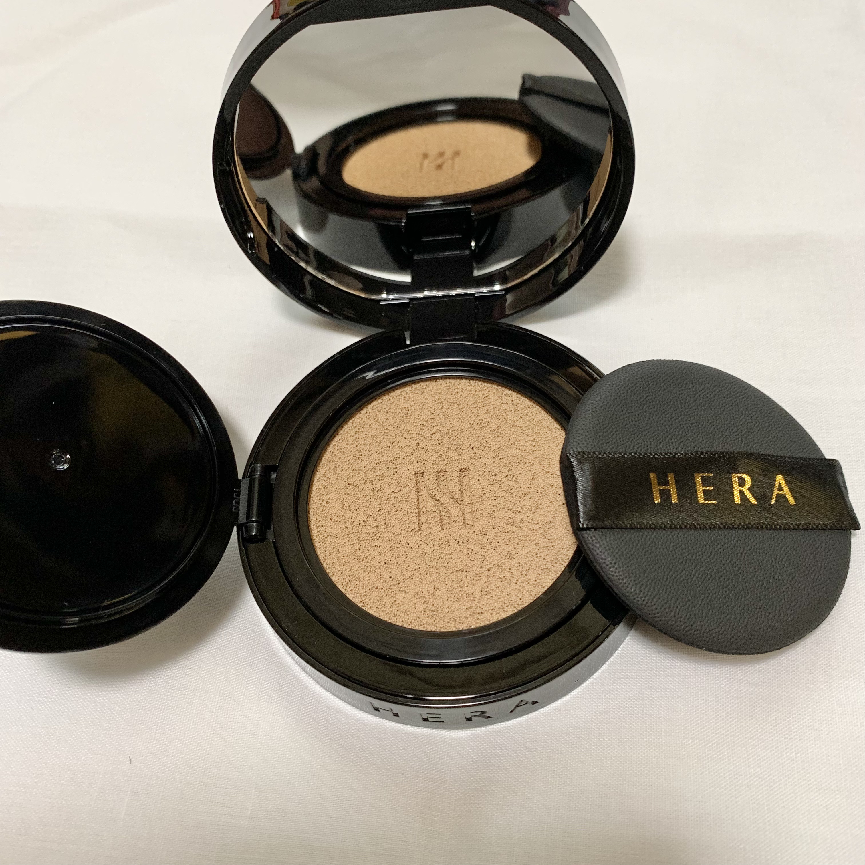 ブラック クッション 17N1 アイボリー/HERA/クッションファンデーションを使ったクチコミ（3枚目）