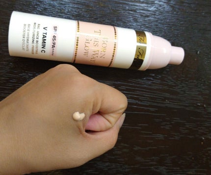 ボーン ディス ウェイ グロウ モイスチュアライジング メイクアップ プライマー/Too Faced/化粧下地を使ったクチコミ(1枚目)