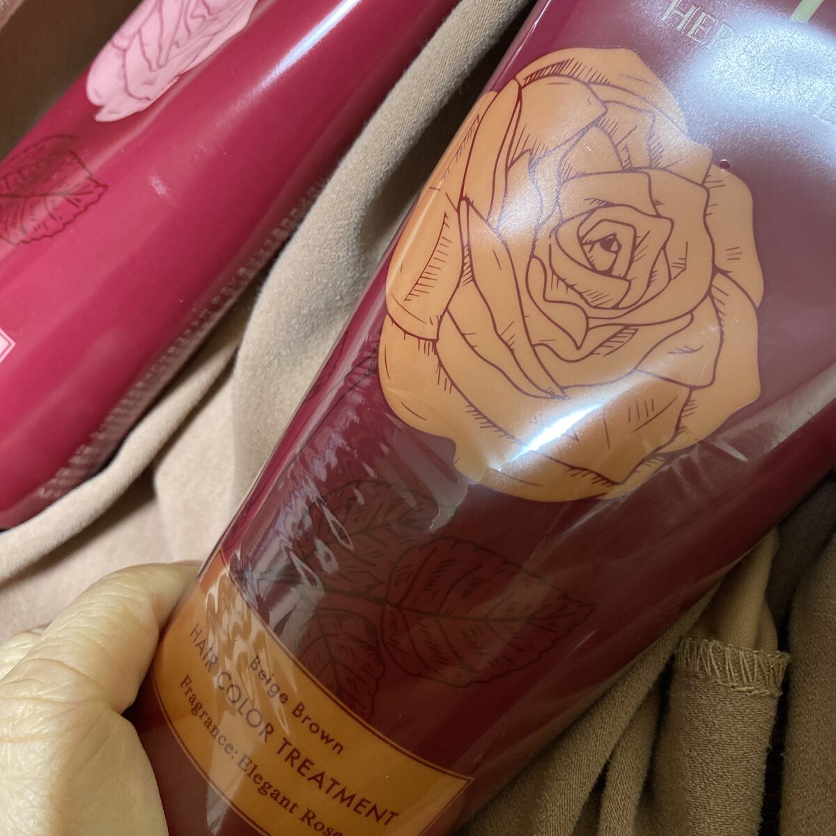 ハーバニエンス　ヘアカラートリートメント/HERBANIENCE/ヘアカラーを使ったクチコミ（3枚目）