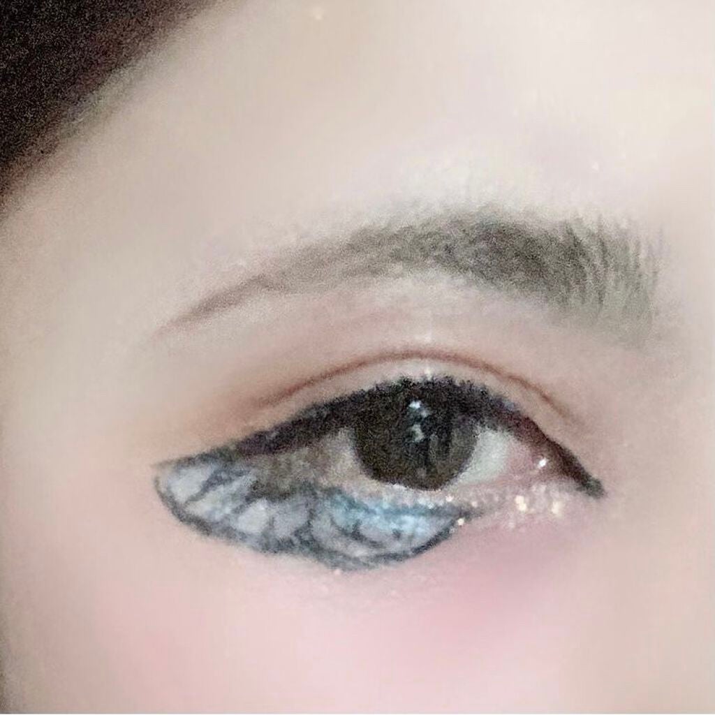 ちゃむ on LIPS 「誰に需要があるか分からないけど蝶になりたいと思った日!!カラコ..」(4枚目)