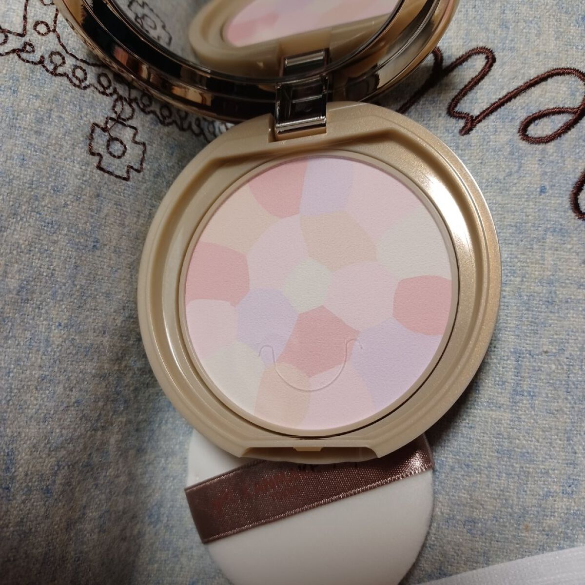 マシュマロフィニッシュパウダー　～Abloom～/キャンメイク/プレストパウダーを使ったクチコミ（1枚目）