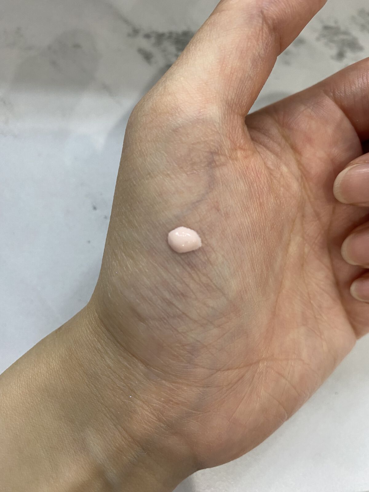 ジルスチュアート イルミネイティング セラムプライマー UV 02 pink opal veil/JILL STUART/化粧下地を使ったクチコミ（2枚目）