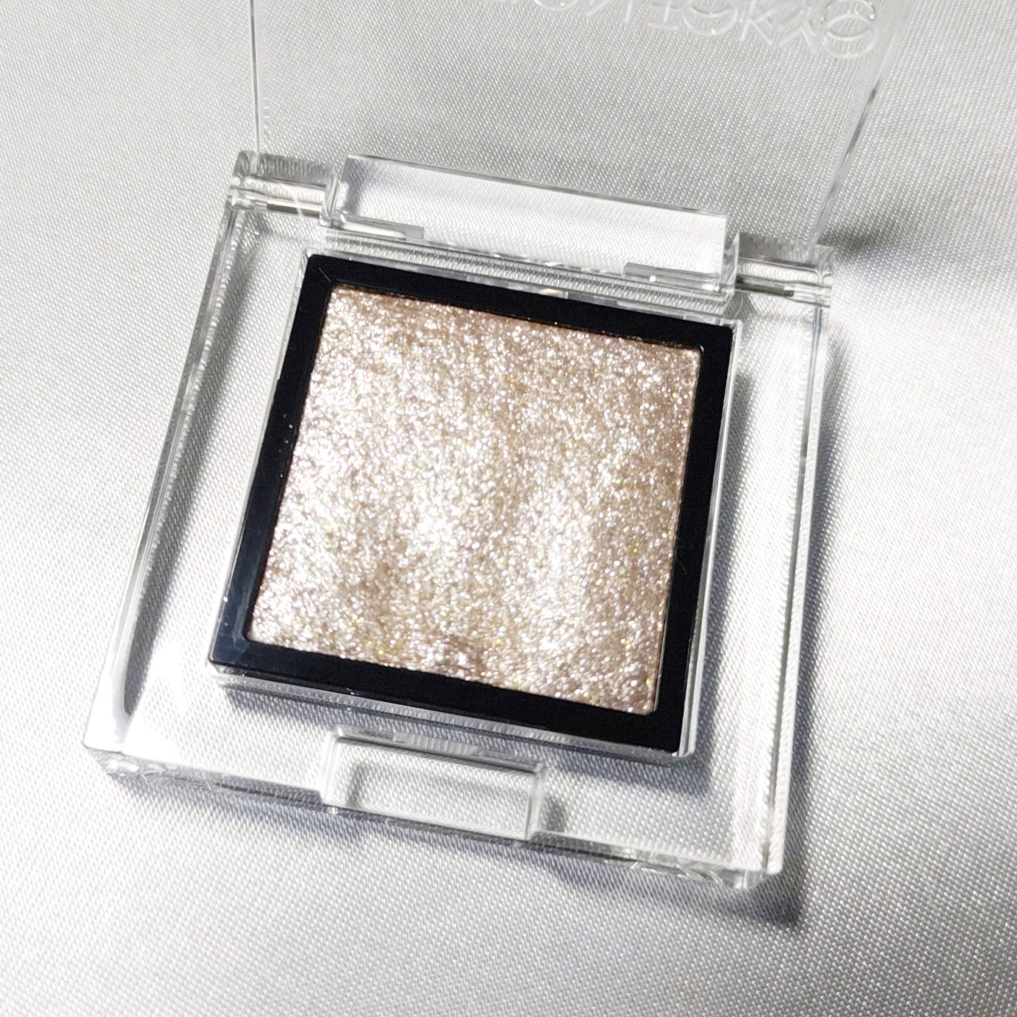 アディクション ザ アイシャドウ スパークル 004SP Mariage/ADDICTION/単色アイシャドウを使ったクチコミ（2枚目）