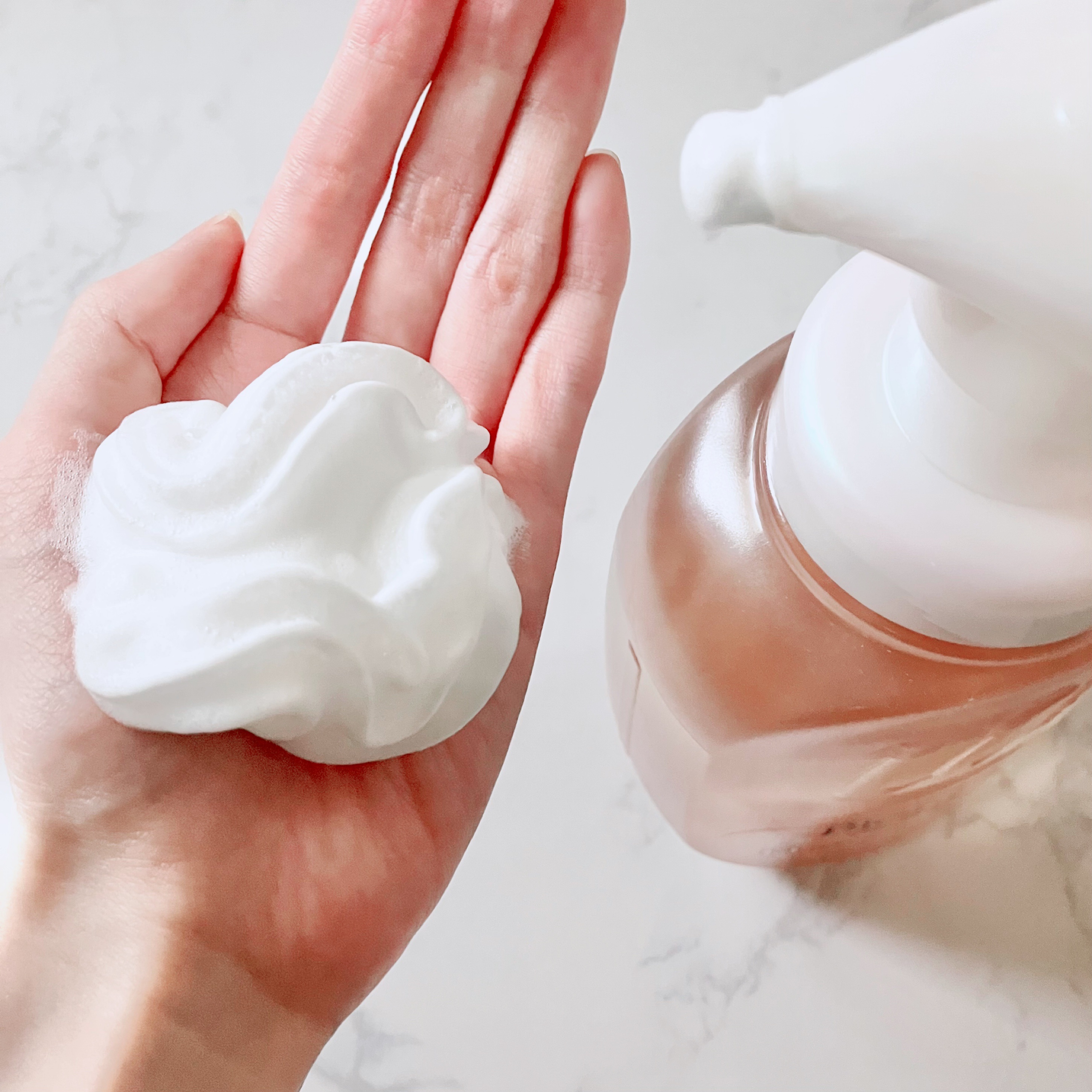 ビオレu ザ ボディ 泡タイプ モイスチャースムース/ビオレu/ボディソープを使ったクチコミ（2枚目）