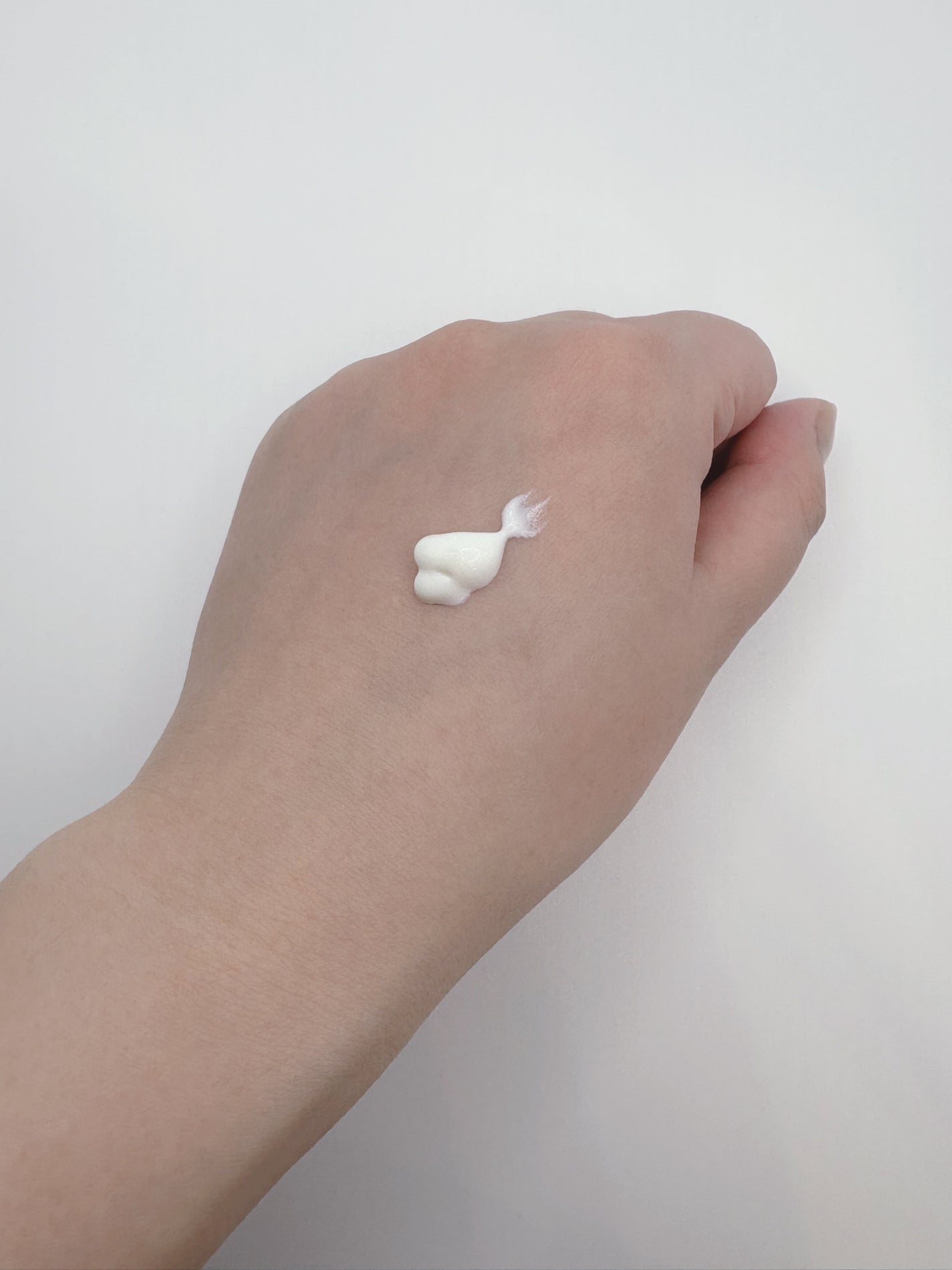 ヒアルーシカ ウォーターフィット サンセラム/SKIN1004/日焼け止めローションを使ったクチコミ(3枚目)