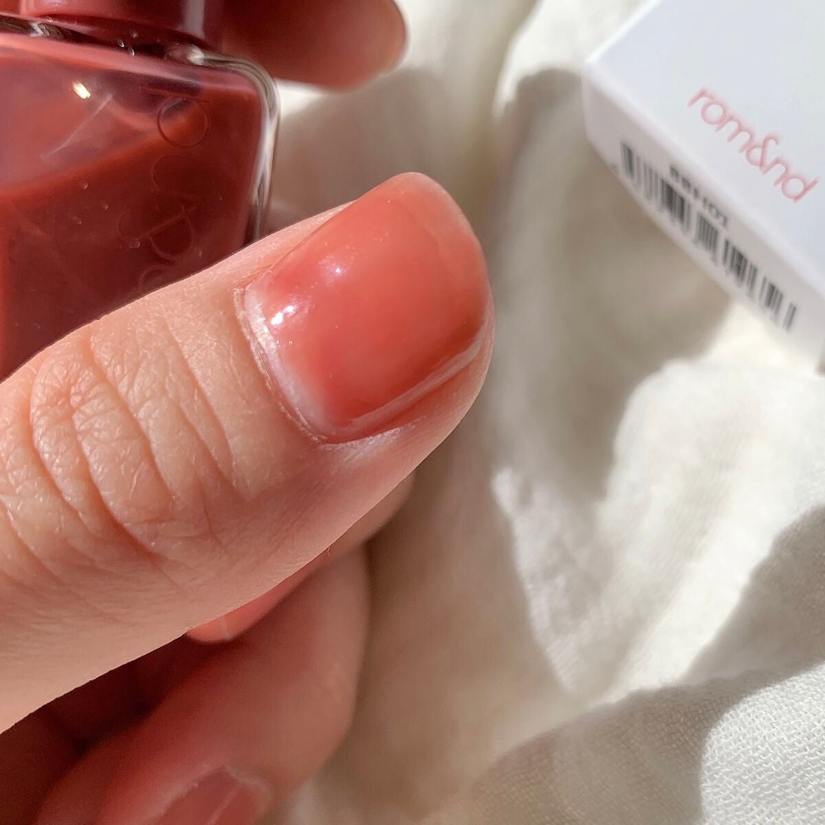 ムードペブルネイル/rom&nd/マニキュアを使ったクチコミ(3枚目)