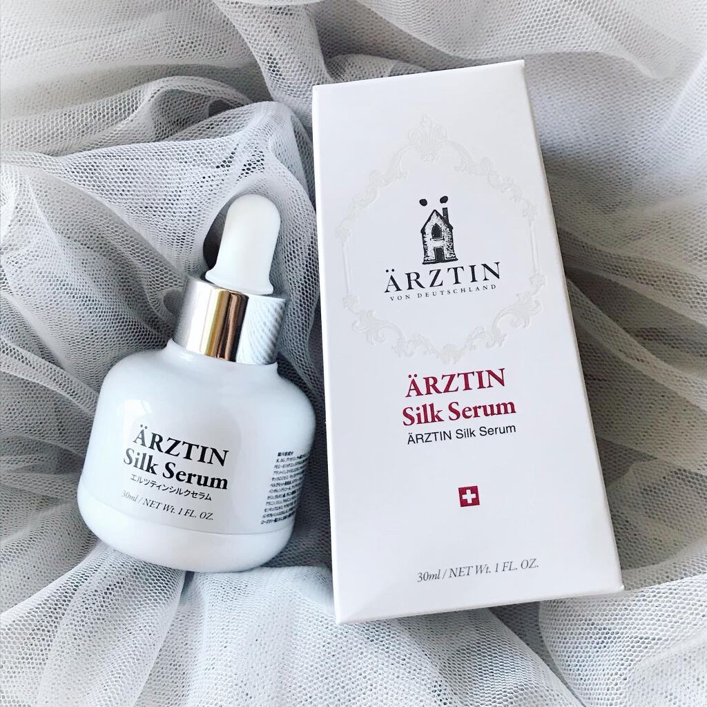 韓国のドクターズコスメ！
とろみのある蜂蜜色の美容液で、ベタつきは全くなくすぐにさらっと浸透してくれます。
朝晩使うと良いそうですが、朝のスキンケアで特に効果を感じています。
ツルツルなのにさらすべにお肌が整うからファンデのノリが格段に上が