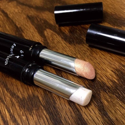 ブランエトワール etoile tentationのクチコミ「目元にもデコルテにもハイライトにもなる無敵ラメスティック。
連続でプチプラをご紹介したので、.....」(1枚目)