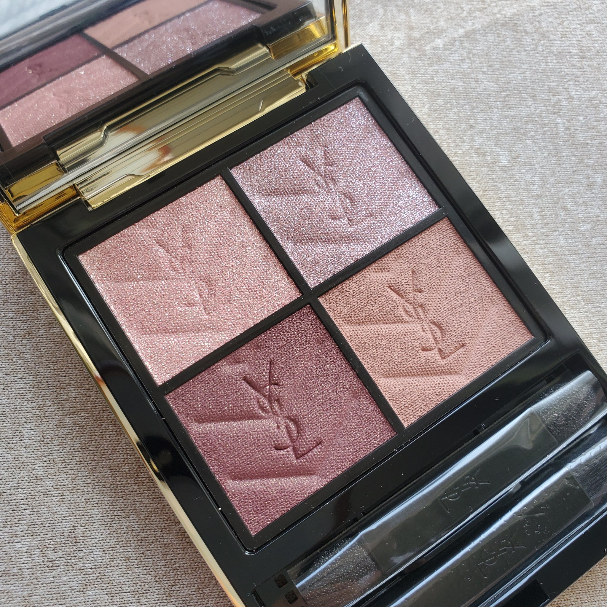 クチュール ミニ クラッチ/YVES SAINT LAURENT BEAUTE/アイシャドウパレットを使ったクチコミ（2枚目）