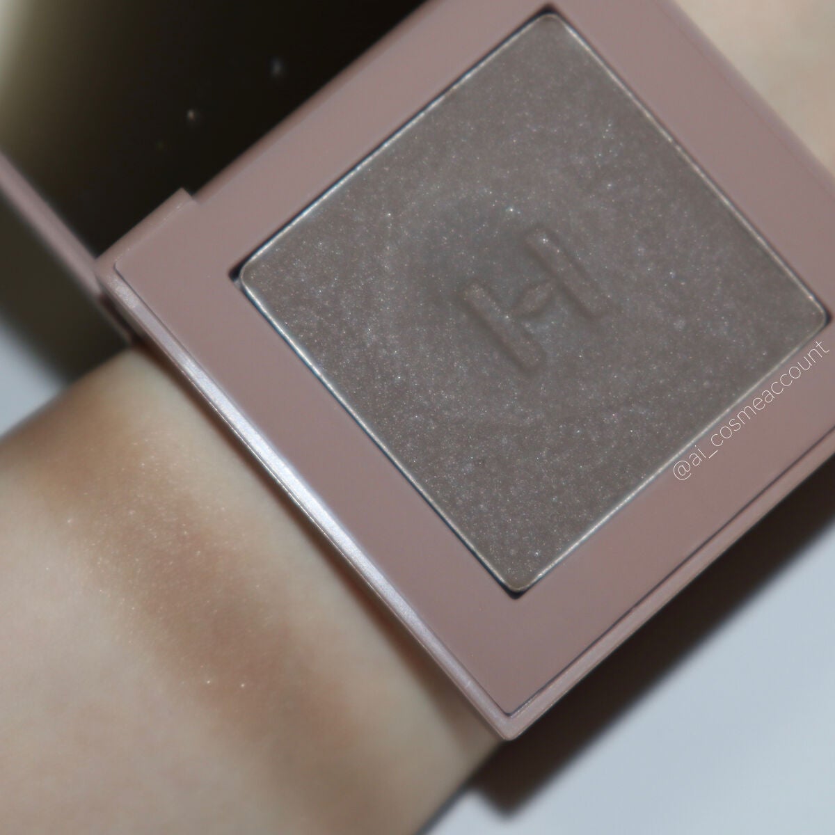 ニューデップスアイシャドウ/hince/単色アイシャドウを使ったクチコミ(3枚目)