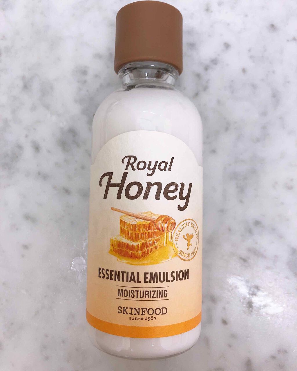 SKINFOOD ロイヤルハニーエッセンシャル エマルジョンのクチコミ「SKINFOODのロイヤルハニーエッセンシャル エマルジョン

トナーと一緒に購入。こちらもモ.....」（1枚目）