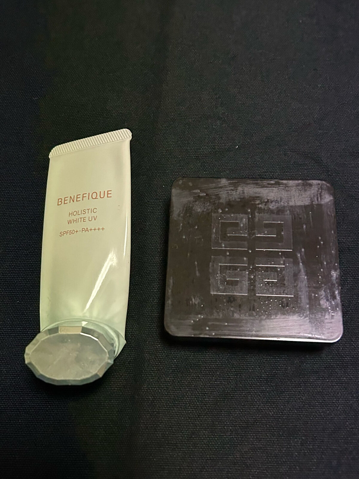 GIVENCHY ソワン ノワール UV コンパクトのクチコミ「使い切りコスメ


画像左:ベネフィーク ホリスティックホワイトUV
カテゴリー:日焼け止め
.....」（1枚目）