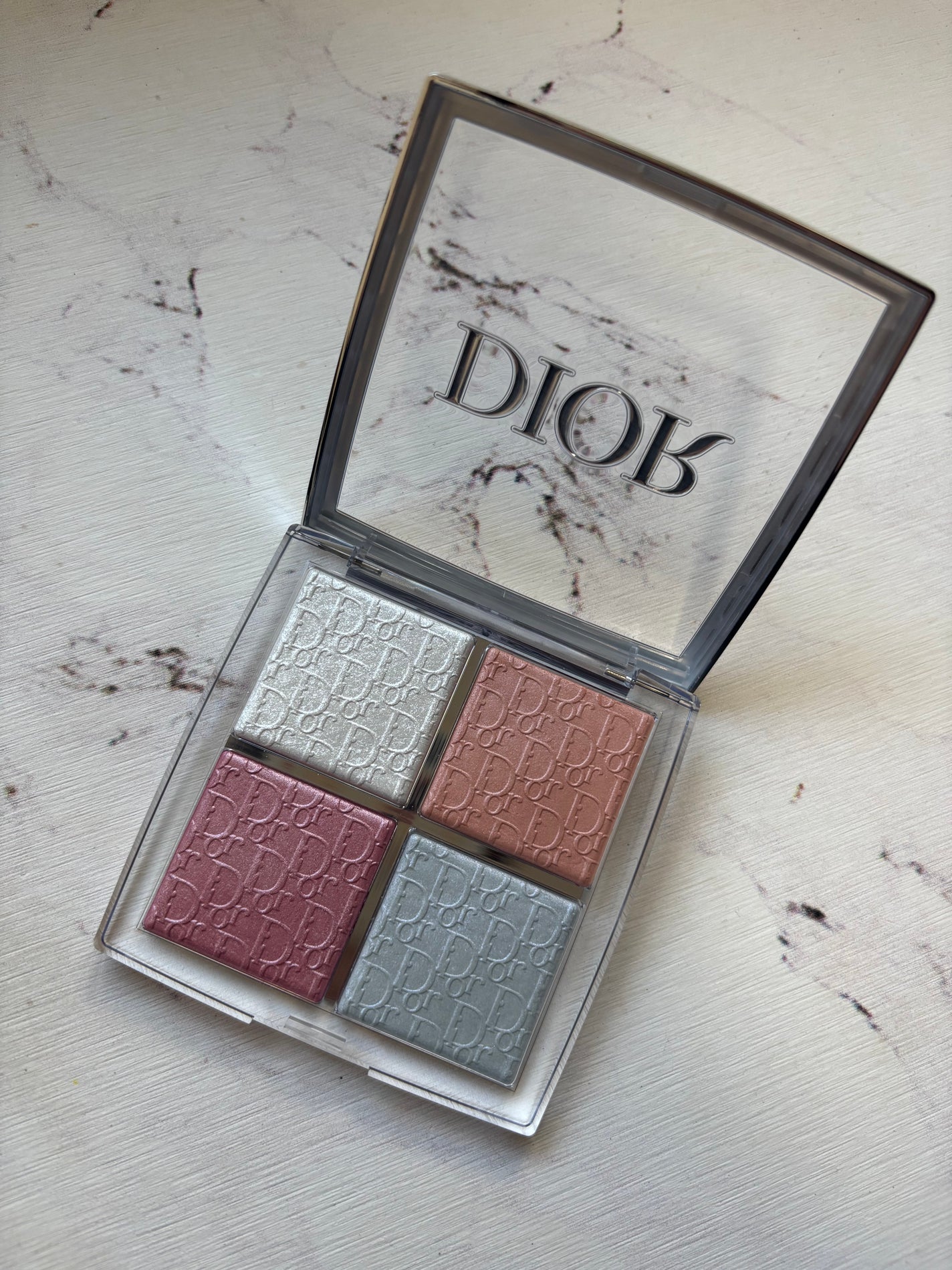 ディオール バックステージ フェイス グロウ パレット/Dior/ハイライトを使ったクチコミ(2枚目)