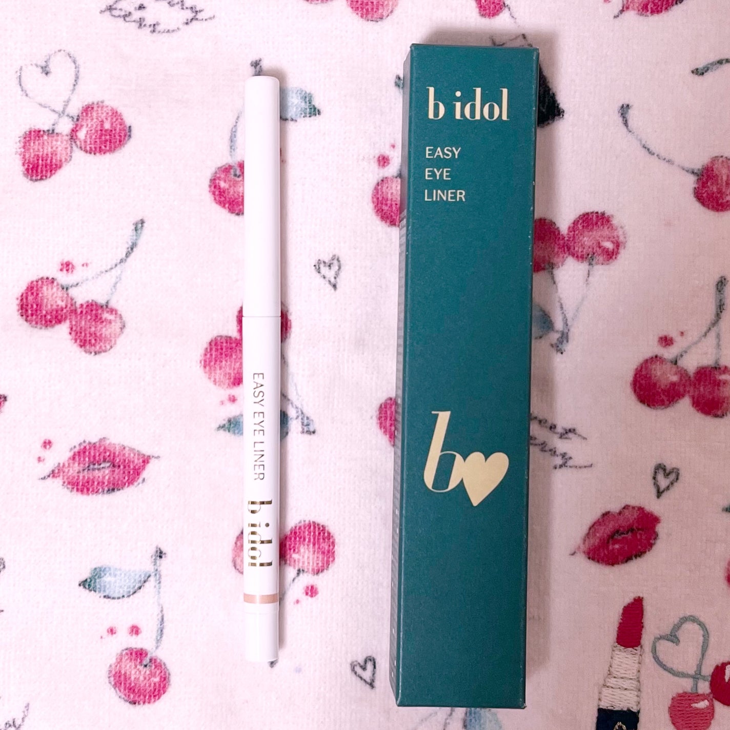 イージーeyeライナーR/b idol/ペンシルアイライナーを使ったクチコミ(1枚目)