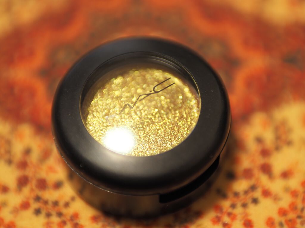 ダズルシャドウ/M・A・C/単色アイシャドウを使ったクチコミ(1枚目)