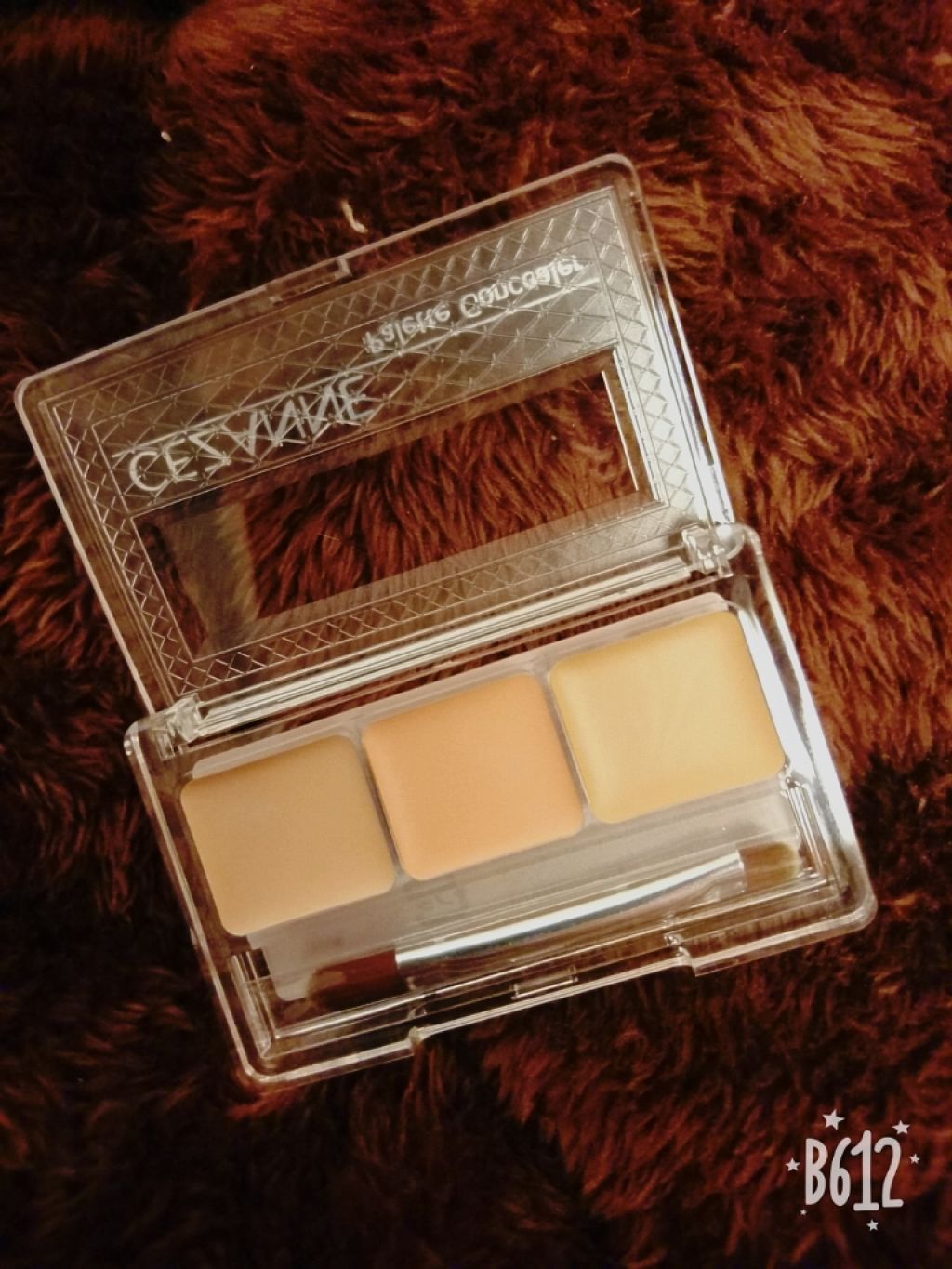 CEZANNE パレットコンシーラーのクチコミ「
結構、くまが目立っていて本当に隠したいって悩んでいました😢
このセザンヌ・コンシーラーを発見.....」（2枚目）