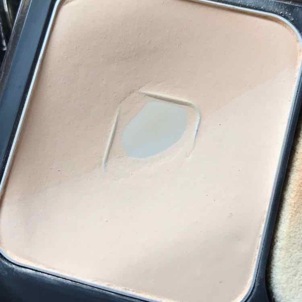 試してみた】THREE リニューイング パウダー ファンデーションの人気色