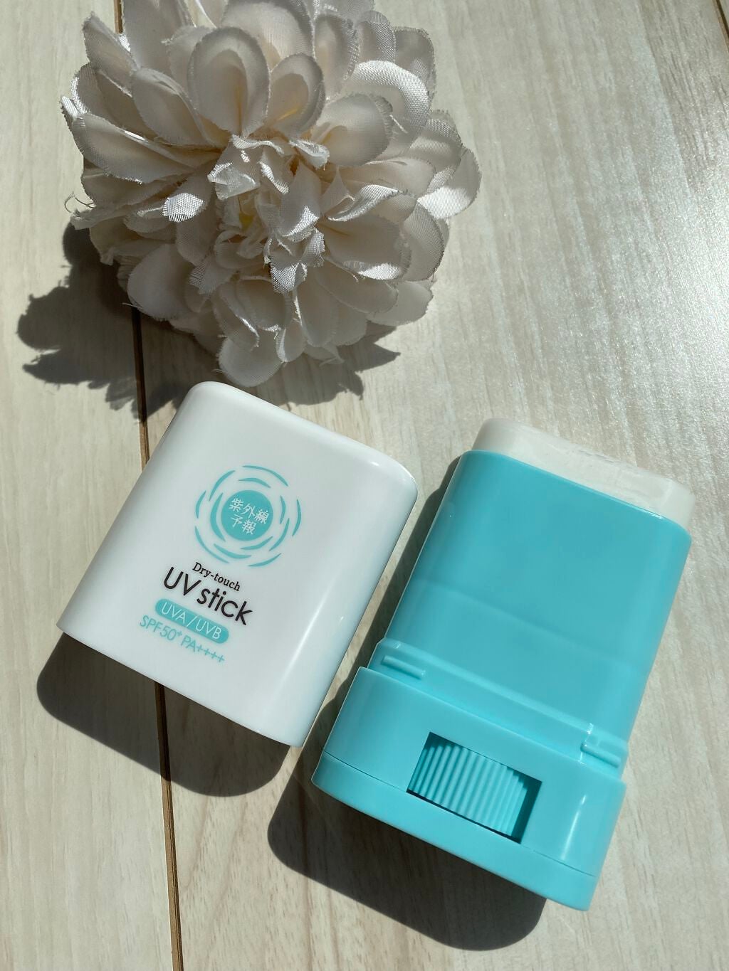 紫外線予報 さらさらUVスティックF/紫外線予報/日焼け止めスティックを使ったクチコミ(2枚目)