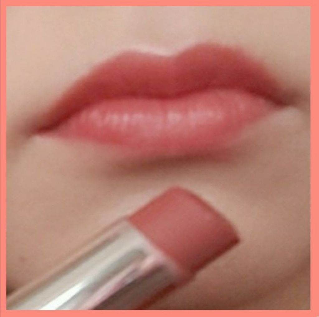 ラスティンググロスリップ/CEZANNE/口紅を使ったクチコミ(2枚目)