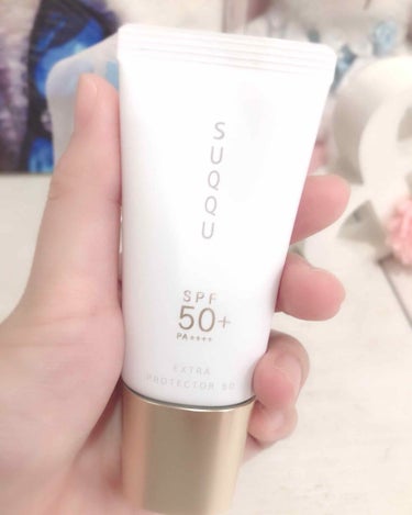 
📌SUQQU エクストラプロテクター50

SPF50でここまで肌が疲れない日焼け止めは凄い、さすがSUQQUと感心します🙇‍♀️

使い心地は乳液みたいな感じで、伸びも良く写真2枚目の量で全顔、首ま