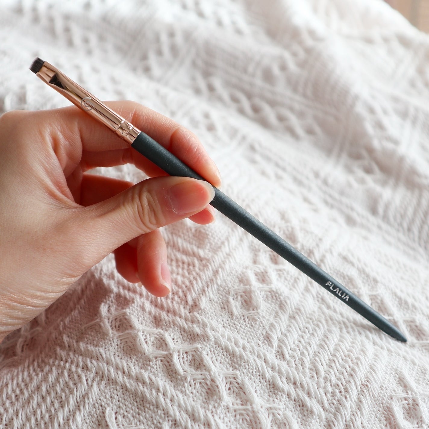 Senna@元化粧品企画職の正直レビュー on LIPS 「アイラインに最適なブラシ💖🍀FLALIAシグニチャーメイクア..」(3枚目)