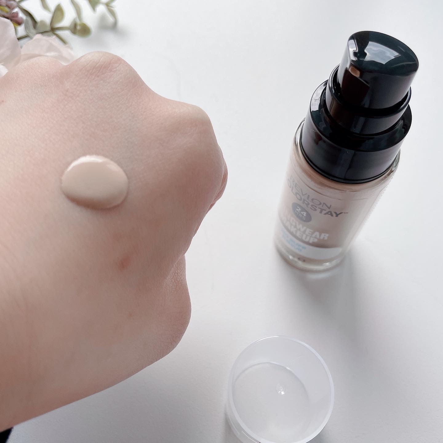 カラーステイ ロングウェア メイクアップ/REVLON/リキッドファンデーションを使ったクチコミ（3枚目）