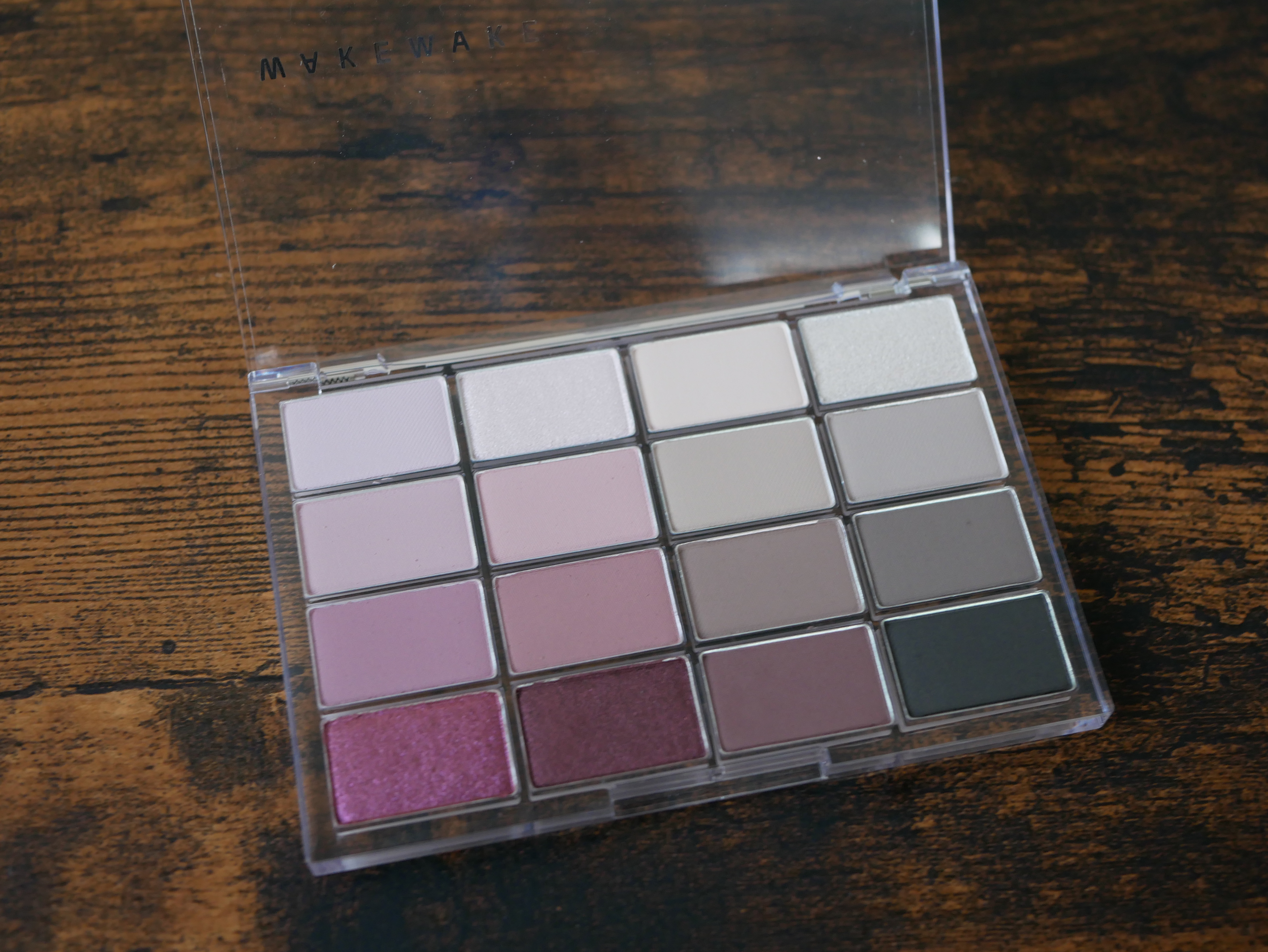 ソフトブラーリングアイパレット/wakemake/アイシャドウパレットを使ったクチコミ（1枚目）