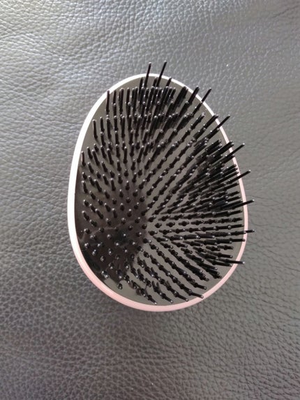 DAISO 立体ブラシ(たまご型)のクチコミ「DAISO立体ブラシたまご型
✼••┈┈••✼••┈┈••✼••┈┈••✼••┈┈••✼
話題.....」(2枚目)