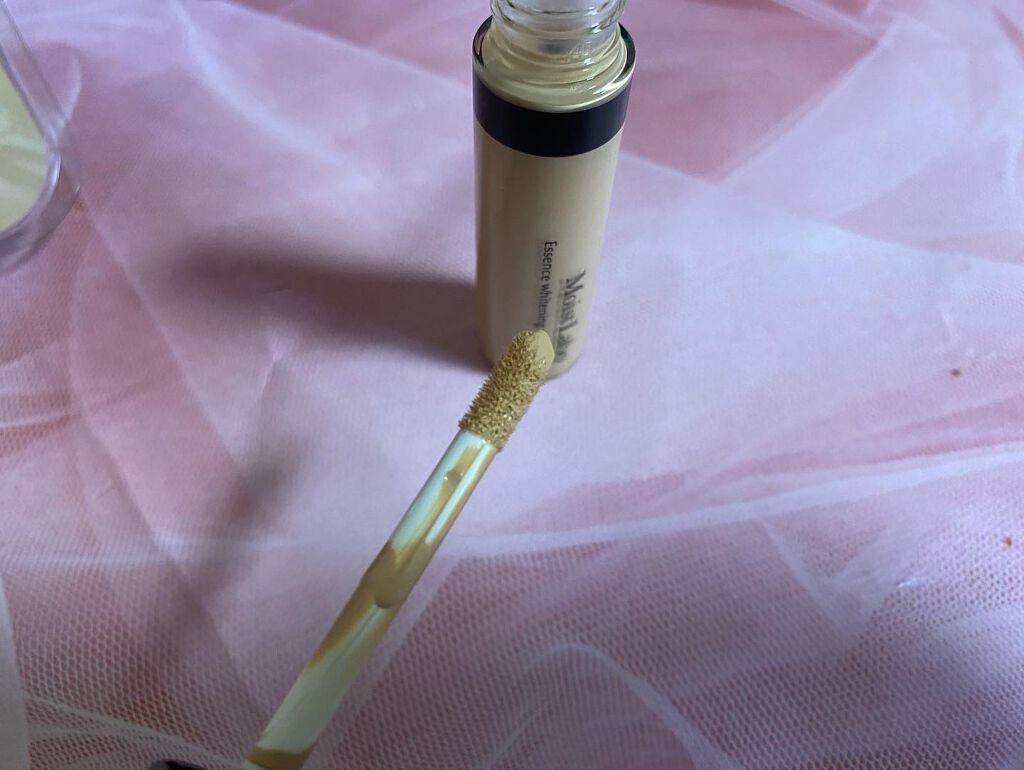 モイストラボ エッセンス薬用美白コンシーラー ナチュラルオークル03/Moist Labo/リキッドコンシーラーを使ったクチコミ（3枚目）