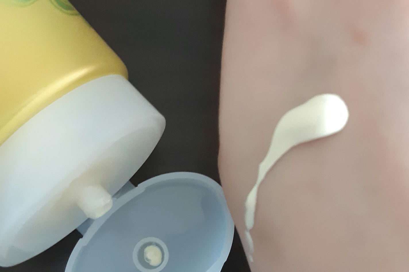 サンカットR トーンアップUV エッセンス/サンカット®/日焼け止めローションを使ったクチコミ(4枚目)