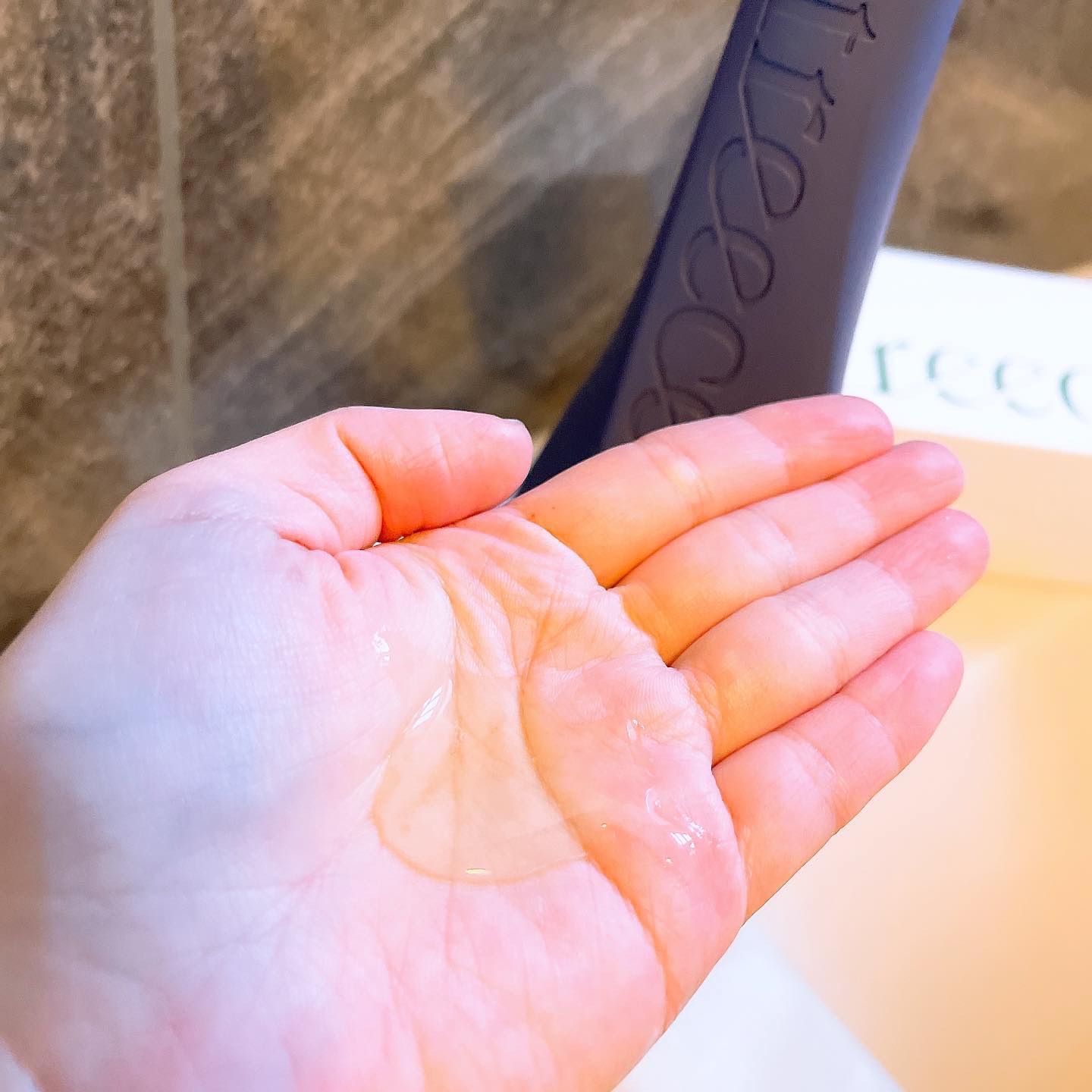 ナイトコラーゲンシャンプーミッドナイトフォレスト/treecell/市販シャンプーを使ったクチコミ（3枚目）