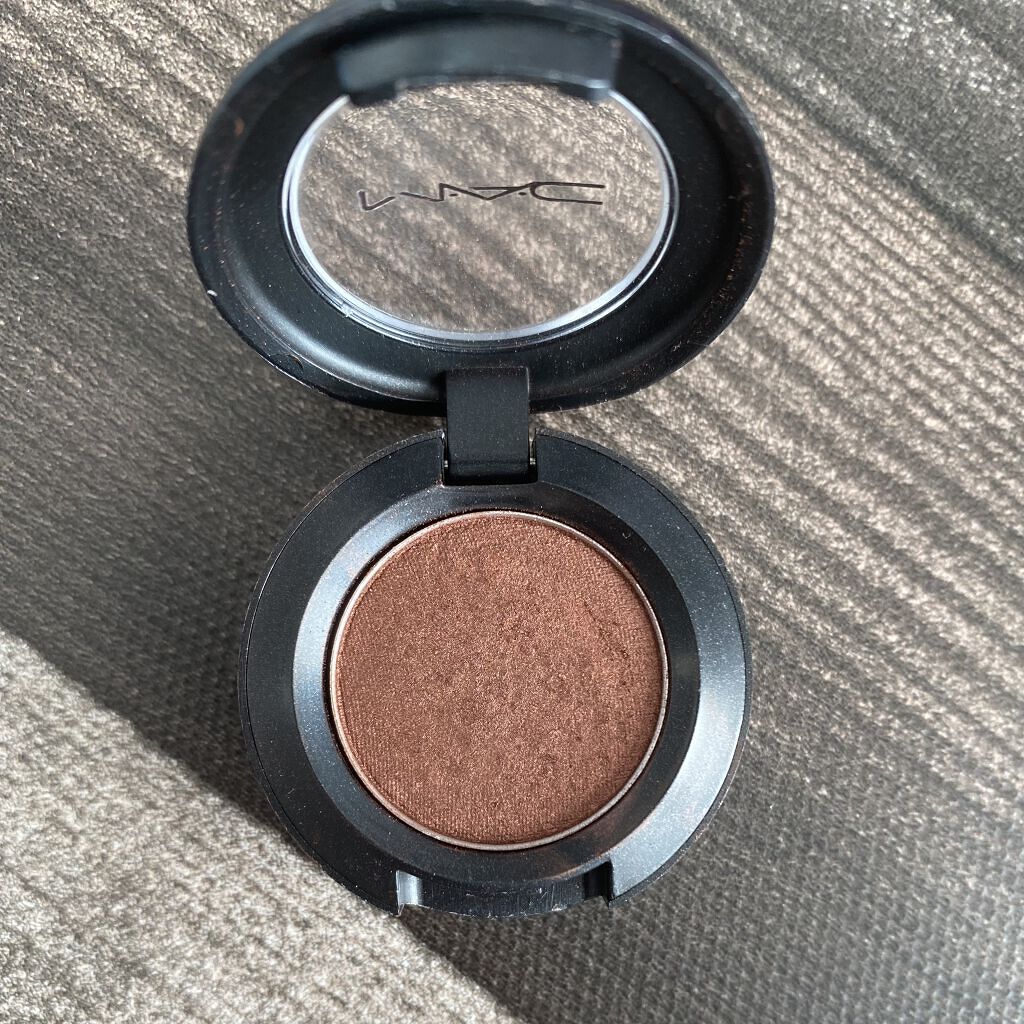 スモール アイシャドウ アンティークト/M・A・C/単色アイシャドウを使ったクチコミ（2枚目）
