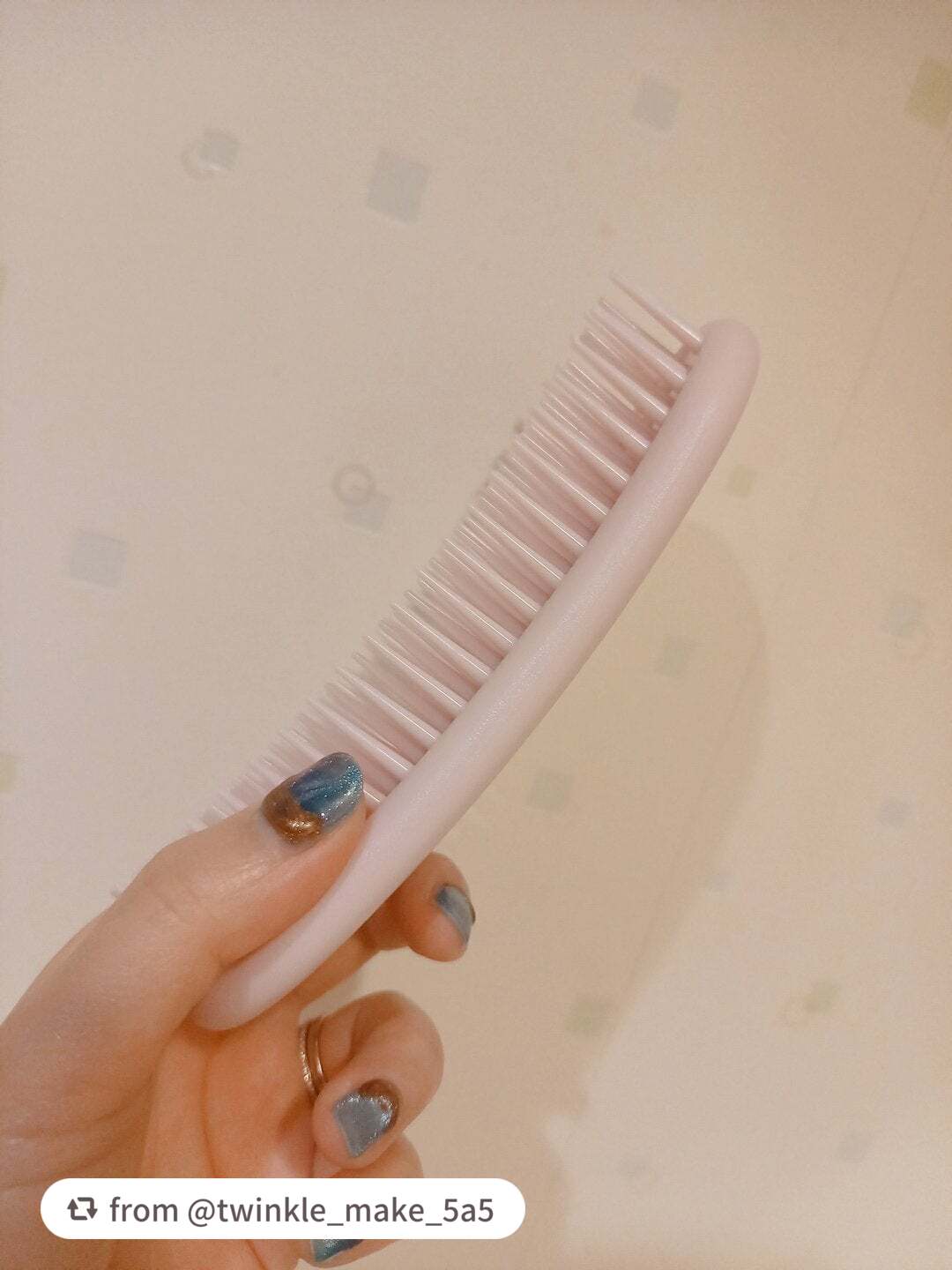 オーバルリングヘアブラシ 濡れ髪用オーバルリングヘアブラシ 濡れ髪用(ピンク)/貝印/ヘアブラシを使ったクチコミ(2枚目)