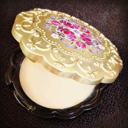 ANNA SUI パウダー ファンデーション Mのクチコミ「【これひとつで魅惑的な艶肌に】
アナスイ パウダーファンデーションM 
レビューします!!
.....」(2枚目)