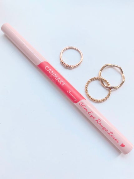 キャンメイク 3wayスリムアイルージュライナーのクチコミ「\CANMAKE新作🤍/
《涙袋の影に革命🎠》
キャンメイクから限定で発売されて話題になって.....」(2枚目)