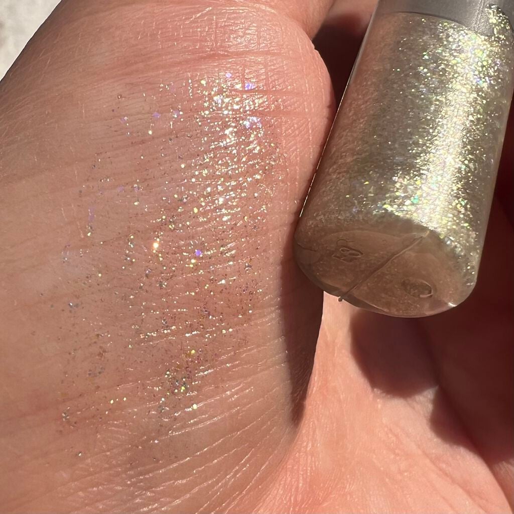 オーロラカクテルグリッター/キャンメイク/アイシャドウを使ったクチコミ(2枚目)