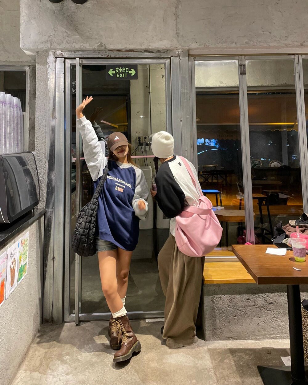 ひとみ on LIPS 「親友に会いました#コーデ#ファッション#ヴィンテージ雑貨#ギフ..」(2枚目)