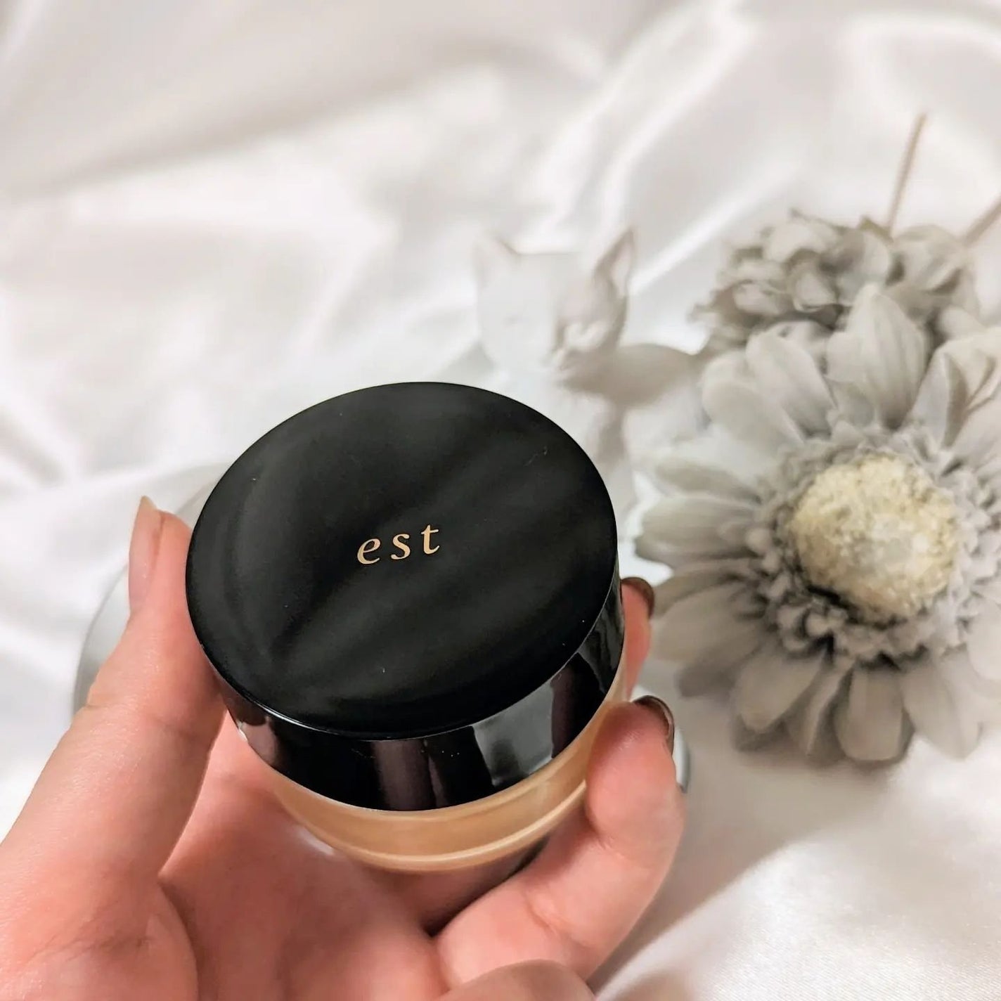 エスト フローレス コンシーリング クリームファンデーション/est/クリーム・エマルジョンファンデーションを使ったクチコミ(5枚目)