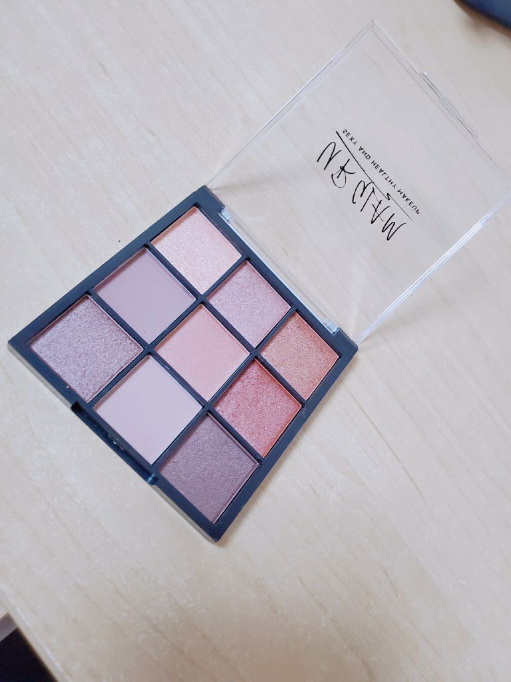 UR GLAM BLOOMING EYE COLOR PALETTE/U R GLAM/アイシャドウパレットを使ったクチコミ(3枚目)