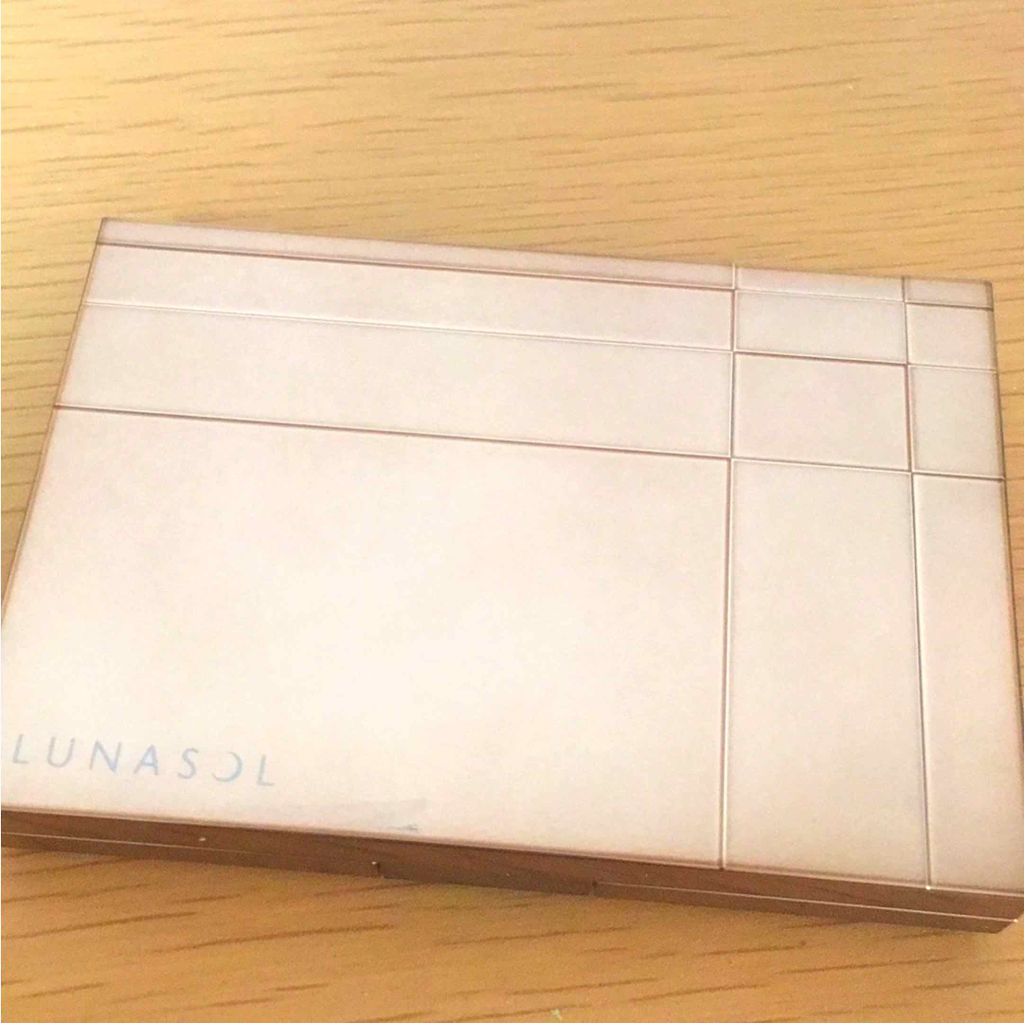 スキンモデリングパウダーグロウ/LUNASOL/パウダーファンデーションを使ったクチコミ(1枚目)